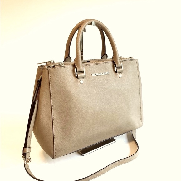 Michael Kors Cream Crossgrain Leather Tote - Picture 2 of 16